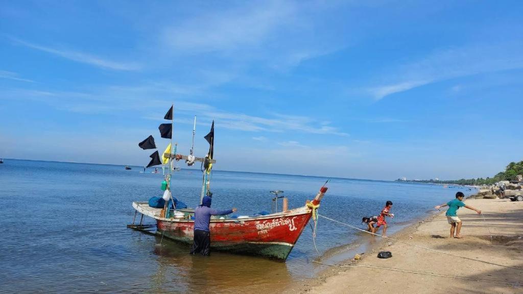 Nana Chat Bangsaen Hotel Si Racha Esterno foto