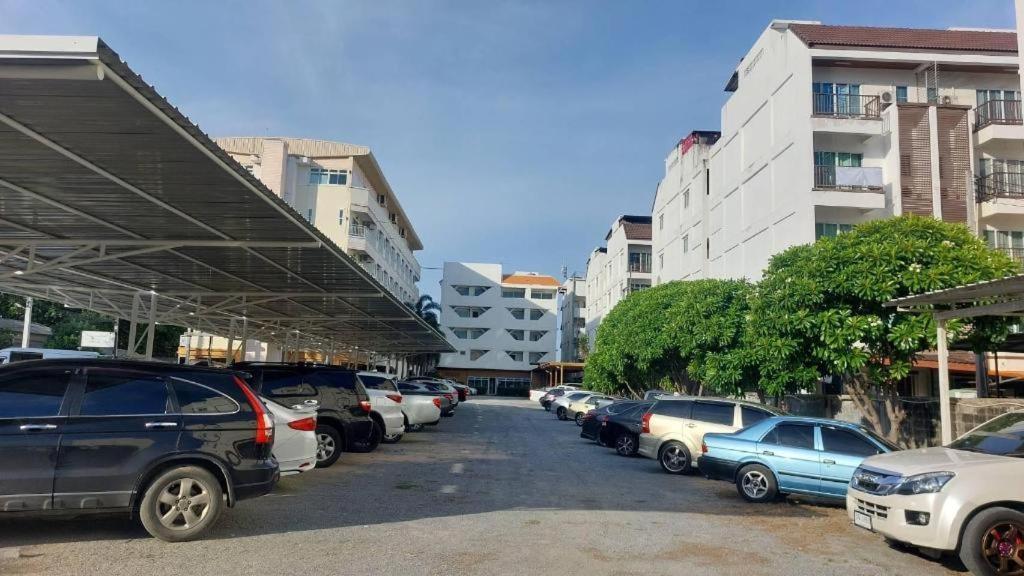 Nana Chat Bangsaen Hotel Si Racha Esterno foto