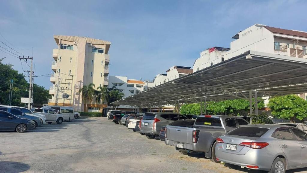 Nana Chat Bangsaen Hotel Si Racha Esterno foto