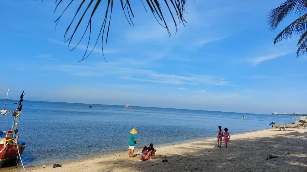 Nana Chat Bangsaen Hotel Si Racha Esterno foto