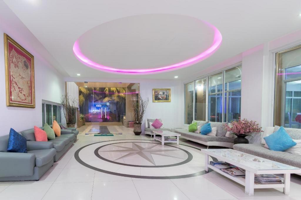 Nana Chat Bangsaen Hotel Si Racha Esterno foto