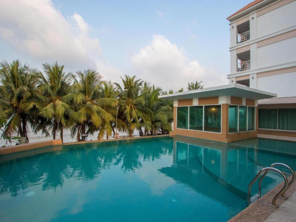 Nana Chat Bangsaen Hotel Si Racha Esterno foto
