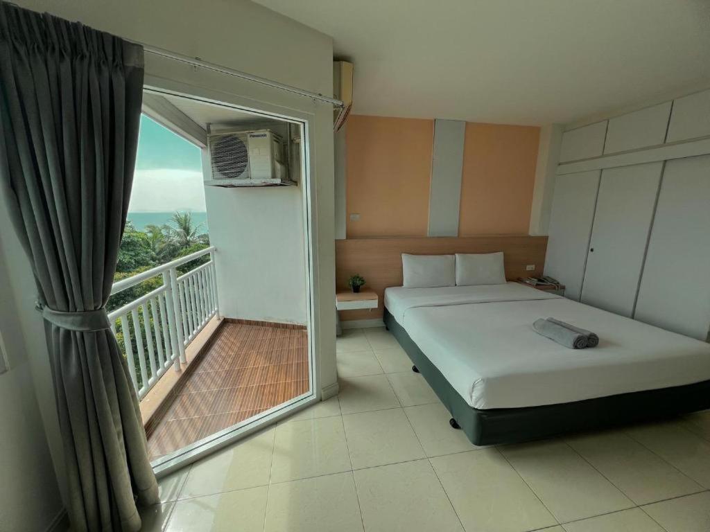 Nana Chat Bangsaen Hotel Si Racha Esterno foto