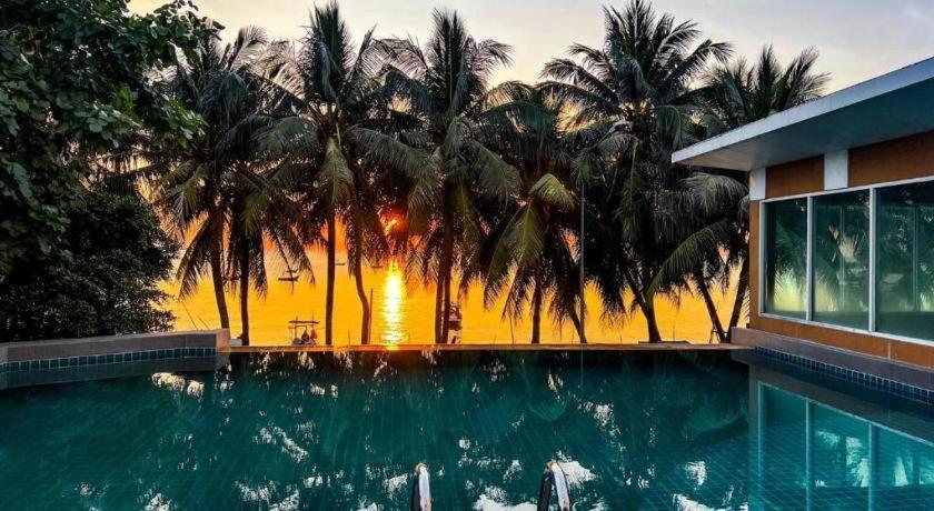 Nana Chat Bangsaen Hotel Si Racha Esterno foto