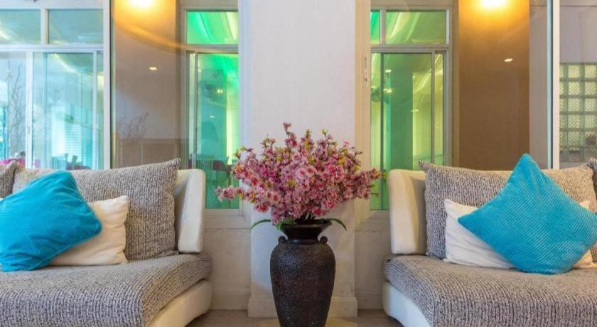 Nana Chat Bangsaen Hotel Si Racha Esterno foto