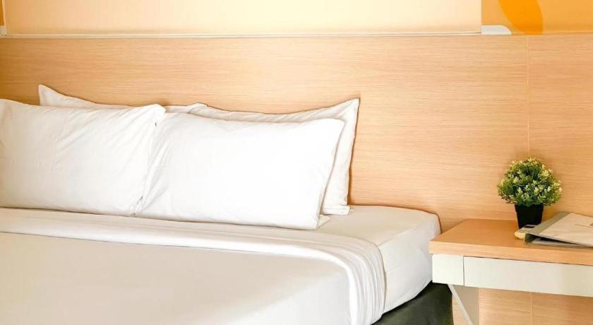 Nana Chat Bangsaen Hotel Si Racha Esterno foto