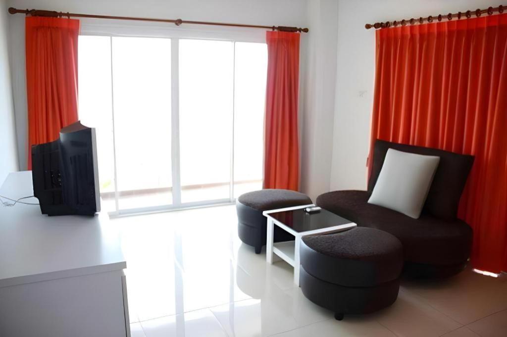Nana Chat Bangsaen Hotel Si Racha Esterno foto